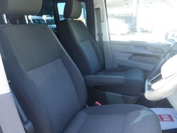 VOLKSWAGEN TRANSPORTER 2.0 TDI T32 Double Cab Startline DSG Auto with VW Towbar in Pure