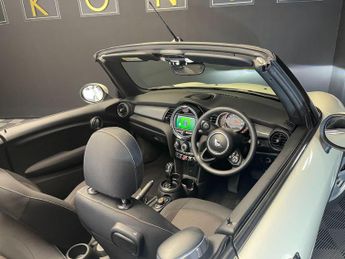 MINI CONVERTIBLE 1.5 Cooper Convertible