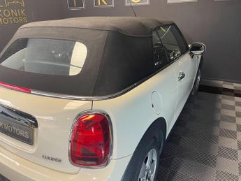 MINI CONVERTIBLE 1.5 Cooper Convertible