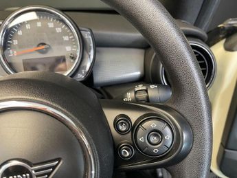 MINI CONVERTIBLE 1.5 Cooper Convertible