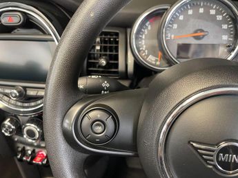 MINI CONVERTIBLE 1.5 Cooper Convertible