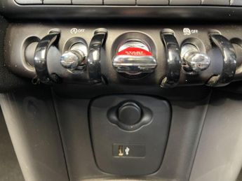 MINI CONVERTIBLE 1.5 Cooper Convertible