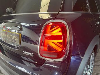 MINI HATCH 1.5 5-Door Hatch Cooper Exclusive
