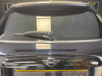 MINI HATCH 1.5 5-Door Hatch Cooper Exclusive