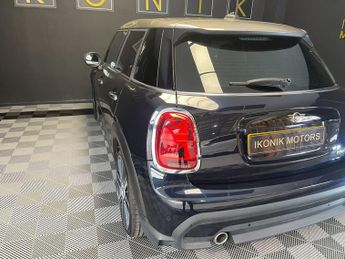 MINI HATCH 1.5 5-Door Hatch Cooper Exclusive