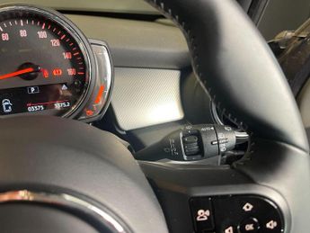 MINI HATCH 1.5 5-Door Hatch Cooper Exclusive