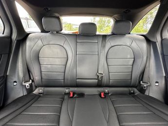 MERCEDES-BENZ GLC 2.1 GLC250d AMG Line