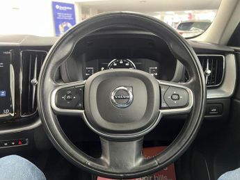 VOLVO XC60 2.0 D4 Momentum Pro Auto AWD Euro 6 (s/s) 5dr