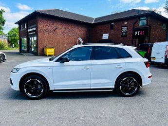 AUDI Q5 2.0 TFSI 45 Black Edition