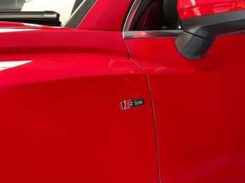 AUDI Q3 2.0 TFSI 40 S line