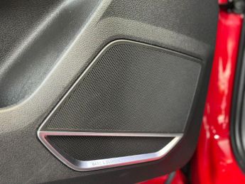 AUDI Q3 2.0 TFSI 40 S line
