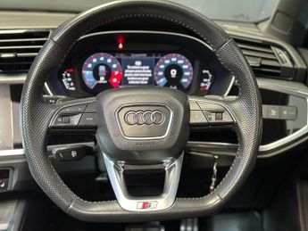 AUDI Q3 2.0 TFSI 40 S line