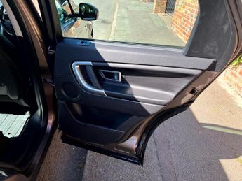 LAND ROVER DISCOVERY SPORT 2.0 TD4 SE Tech