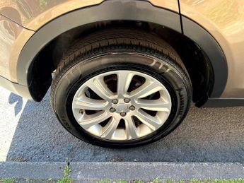 LAND ROVER DISCOVERY SPORT 2.0 TD4 SE Tech