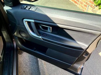 LAND ROVER DISCOVERY SPORT 2.0 TD4 SE Tech