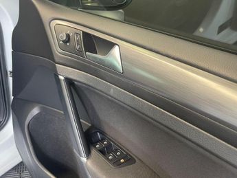 VOLKSWAGEN GOLF 1.0 TSI Match