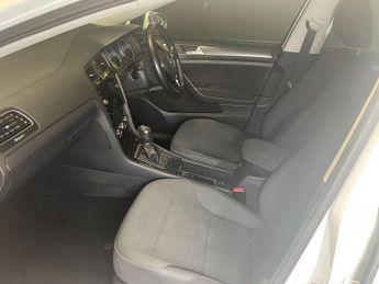 VOLKSWAGEN GOLF 1.0 TSI Match