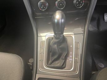 VOLKSWAGEN GOLF 1.0 TSI Match