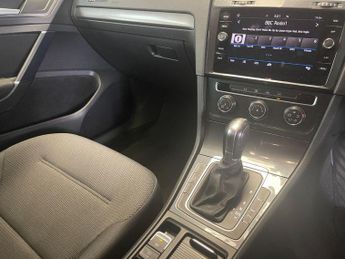 VOLKSWAGEN GOLF 1.0 TSI Match
