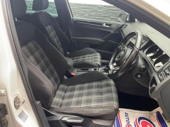 VOLKSWAGEN GOLF 2.0 TDI BlueMotion Tech GTD DSG Euro 6 (s/s) 5dr