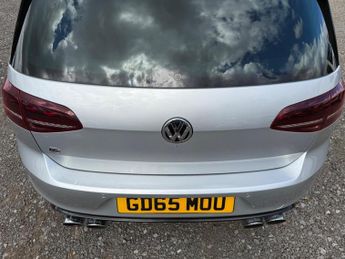 VOLKSWAGEN GOLF 2.0 TSI BlueMotion Tech R