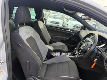 VOLKSWAGEN GOLF 2.0 TSI BlueMotion Tech R