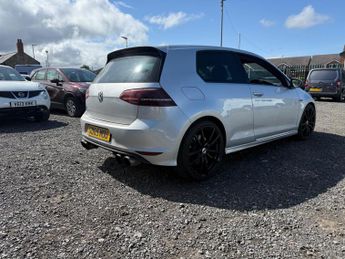 VOLKSWAGEN GOLF 2.0 TSI BlueMotion Tech R