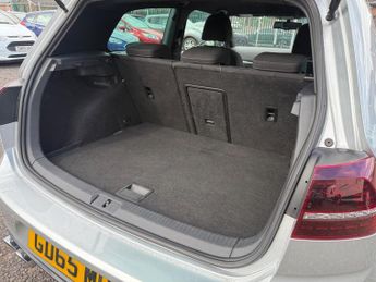 VOLKSWAGEN GOLF 2.0 TSI BlueMotion Tech R