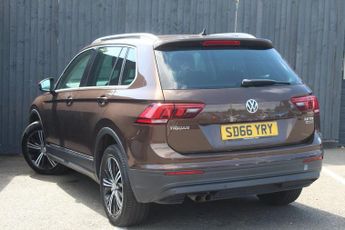 VOLKSWAGEN TIGUAN 2.0 TDI BlueMotion Tech SE Navigation