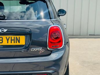 MINI HATCH 2.0 Cooper SD Auto Euro 6 (s/s) 5dr