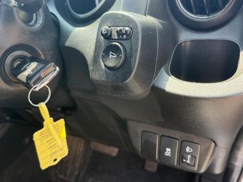 HONDA JAZZ 1.4 i-VTEC ES Plus CVT Euro 5 5dr
