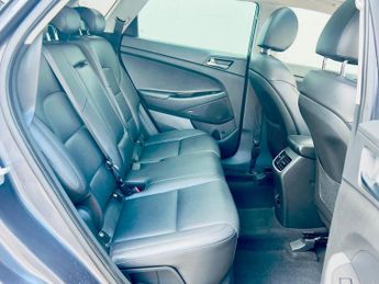HYUNDAI TUCSON 2.0 CRDi Premium SE