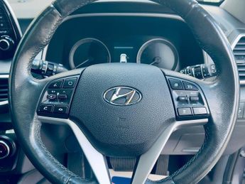 HYUNDAI TUCSON 2.0 CRDi Premium SE