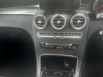 MERCEDES-BENZ GLC 2.0 GLC250 AMG Line