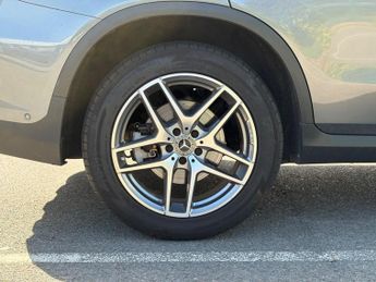 MERCEDES-BENZ GLC 2.0 GLC250 AMG Line (Premium) G-Tronic+ 4MATIC Euro 6 (s/s) 5dr