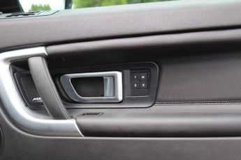 LAND ROVER DISCOVERY SPORT 2.0 Si4 HSE Dynamic Lux