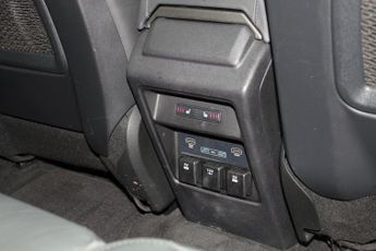 LAND ROVER DISCOVERY SPORT 2.0 Si4 HSE Dynamic Lux