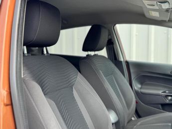 FORD FIESTA 1.6 Titanium Powershift Euro 5 5dr