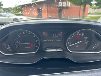 PEUGEOT 2008 1.2 PureTech Active