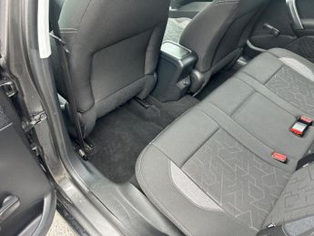 PEUGEOT 2008 1.2 PureTech Active