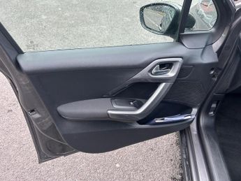 PEUGEOT 2008 1.2 PureTech Active
