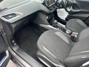 PEUGEOT 2008 1.2 PureTech Active