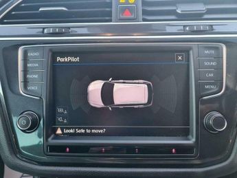 VOLKSWAGEN TIGUAN 2.0 TDI BlueMotion Tech SE DSG Euro 6 (s/s) 5dr