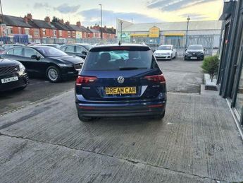 VOLKSWAGEN TIGUAN 2.0 TDI BlueMotion Tech SE DSG Euro 6 (s/s) 5dr