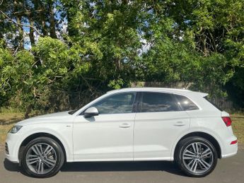 AUDI Q5 2.0 TFSI 45 S line