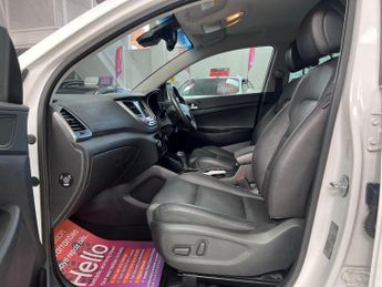 HYUNDAI TUCSON 2.0 CRDi Premium Auto 4WD Euro 6 5dr
