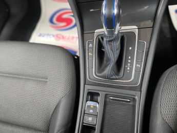 VOLKSWAGEN GOLF 35.8kWh e-Golf Auto 5dr