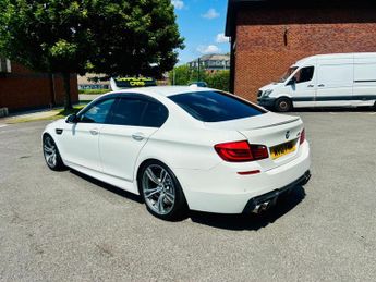 BMW M5 4.4 V8 M Performance Edition