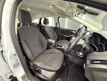 FORD FOCUS 1.6 Zetec Powershift Euro 6 5dr