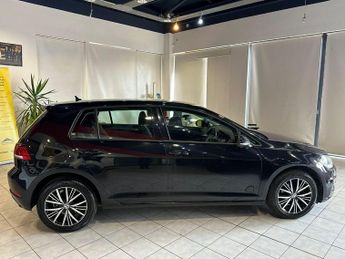 VOLKSWAGEN GOLF 1.0 TSI SE Nav